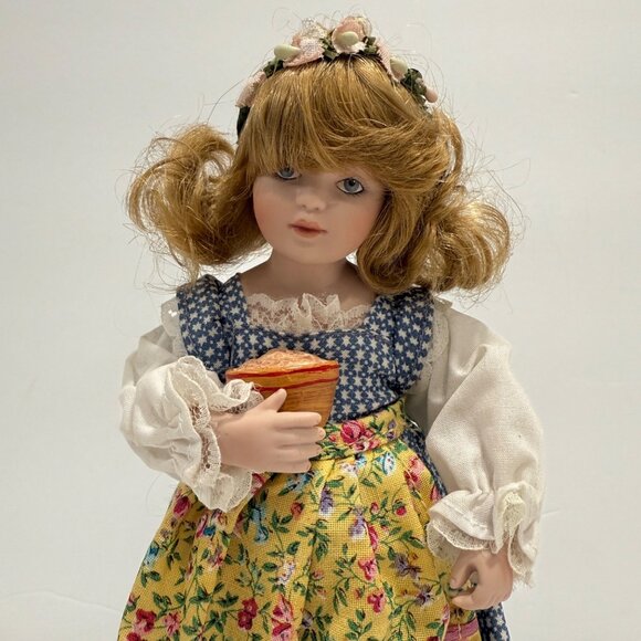 Danbury Mint Goldilocks Porcelain Doll Storybook Collection Bowl Stand Box 8.5" - Picture 4 of 15